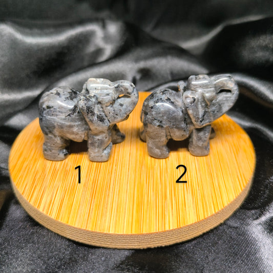Eléphant en Larvikite - Cristaux Magiques