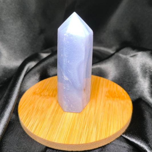 Pointe polie en Calcédoine bleue - Cristaux Magiques