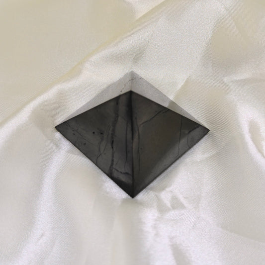 Pyramide en Shungite - Cristaux Magiques