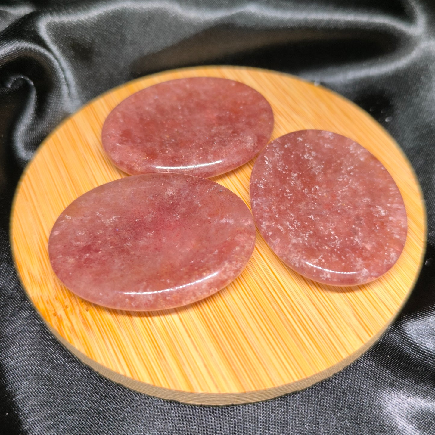 Galet anti-stress en Quartz Fraise
