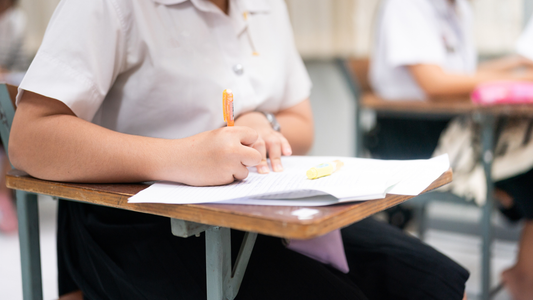 Quelle pierre pour réussir un examen ? Le guide complet en lithothérapie